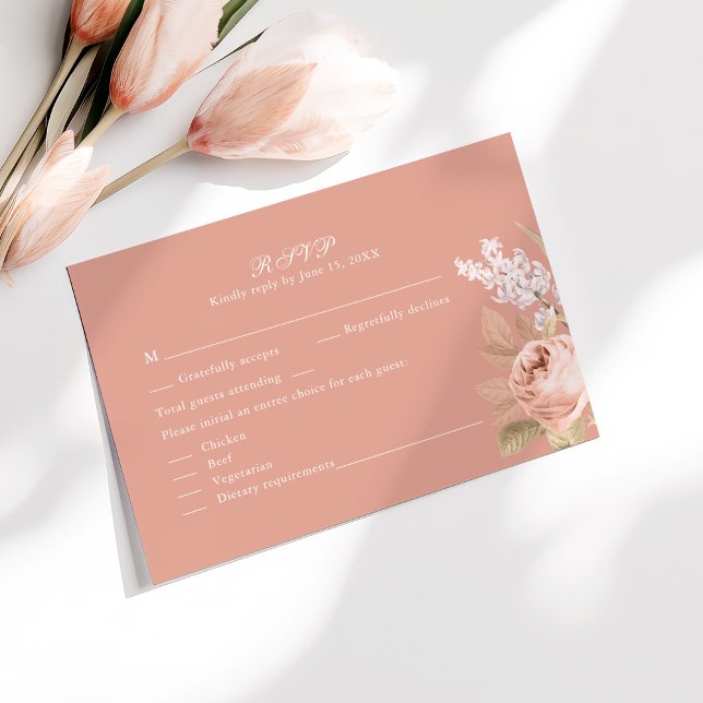 Agradecimento Cartão RSVP de Casamento de Peões Rosa Boho (Boho Pink Peonies Wedding RSVP Card on a sunny white table with pale pink flowers.)