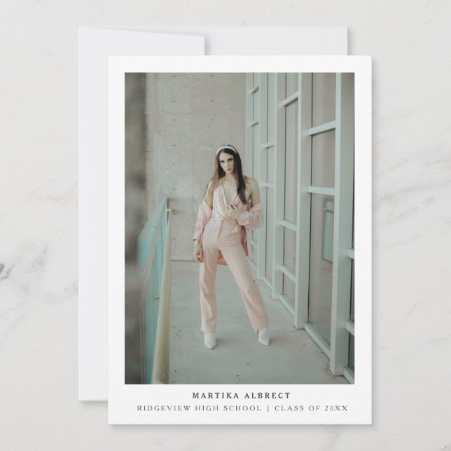 Agradecimento Simplesmente Cartão com fotos de Graduação Moderno (Frente)