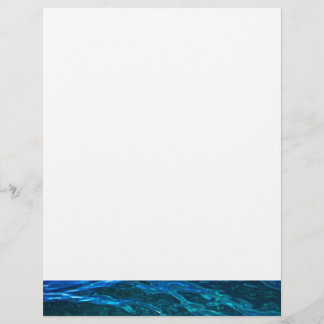 Águas azuis profundas