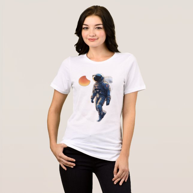 "Além das estrelas: Astronauta Silhouette T-Shirt  (Frente Completa)