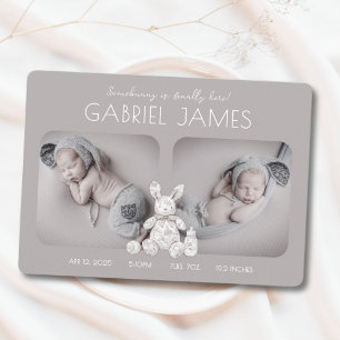 Alguém Está Aqui Com Um Cartão De Anúncio De Nasci