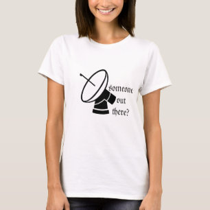 Alguém lá fora t-shirt