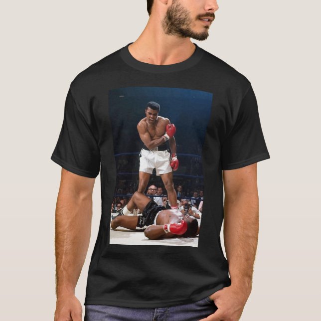 Ali Mohammad Poster Essential T-Shirt (Frente)