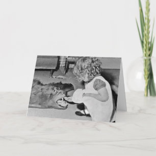 Alimentando o Cartão de Saudação do Urso