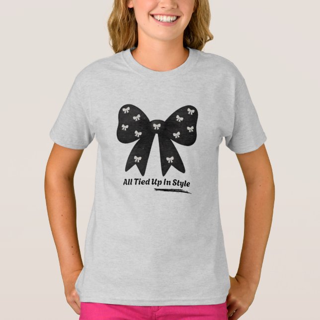 All Tied Up In Style – Chic Minimalist Bow T-Shirt (Frente)