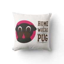 A casa é o lugar onde o Pug é travesseiro preto do