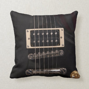 Almofada A guitarra elétrica preta elegante amarra o