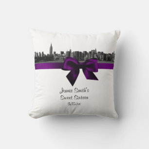 Almofada A skyline larga de NYC gravou o travesseiro roxo