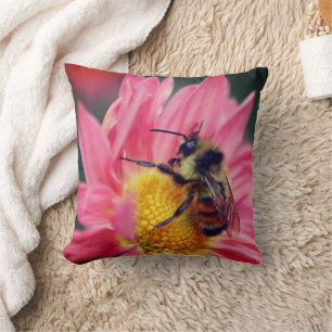Almofada Abelha-Bumble Na Daisy-Flower Rosa Fechar