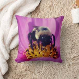 Almofada Abelhas De Bumble Na Flor Do Cosmos