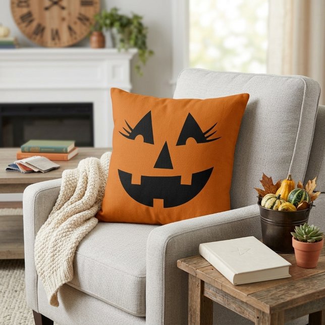 Almofada Abóbora de Jack-O-Lantern com Rosto Feminino (Girly Jack-O-Lantern Pumpkin Face Throw Pillow)