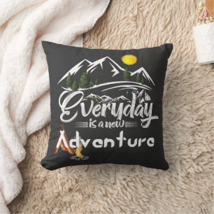 Almofada Adventura e acampamento modernos