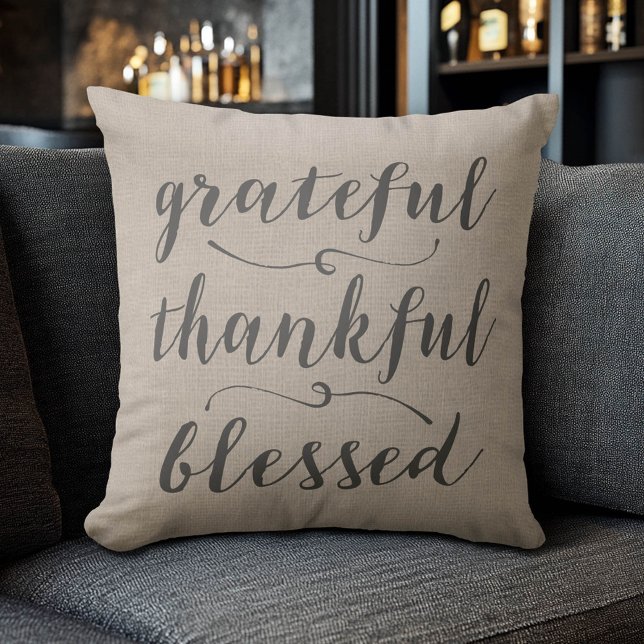 Almofada Agradeço ao Bênção Escrito Russo - Cevrons (Grateful Thankful Blessed Pillow)