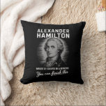 Almofada Alexander Hamilton Escreveu 51 Ensaios Em 6 Meses<br><div class="desc">Alexander Hamilton Escreveu 51 Ensaios Em 6 Meses De Vintage</div>