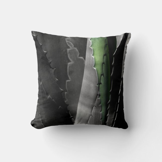 Almofada Aloe - Foto de Arte Macrofina a Preto e Branco (Frente)
