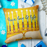 Almofada Amarelo Dourado Hanukkah Menorah Peace Love and Li<br><div class="desc">"Paz, amor e luz." Uma fotografia de perto de uma menorah brilhante, colorida, amarela e dourada artística ajuda-o a lançar no estilo as férias de Chanucá. Sinta o calor e a alegria da temporada de festas sempre que você relaxa nesse travesseiro decorativo chanucá, maravilhoso e colorido. Faz um conjunto impressionante...</div>