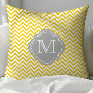 Almofada Amarelo e Cinza Chevron Monogramado