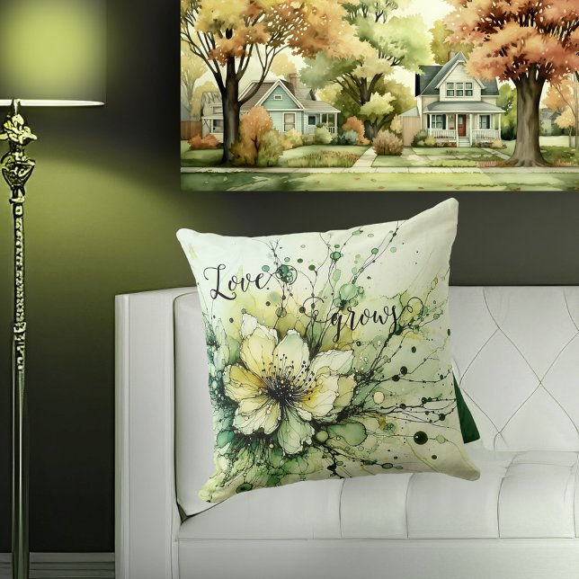 Almofada Amor Whimsical Torna Floral Verde (An artistic pillow featuring a whimsical floral design in green - great for a gardener)