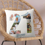 Almofada Aniversário de 21 anos de Colagem de Fotografias K<br><div class="desc">Presente de aniversário de 21 anos personalizado. Este travesseiro decorativo personalizado tem uma colagem de fotos elegante em forma de número 21 com tipografia azul oceânica. O texto diz "Parabéns!" juntamente com o seu nome e data de nascimento personalizados (todos os quais pode editar ou deixar vazio). O modelo está...</div>