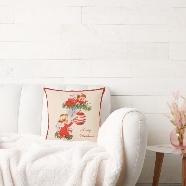 Almofada Anjos decorando o Travesseiro da Árvore de Natal (Sofá)