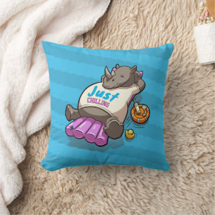 Almofada Apenas Relaxando Rino Engraçado na Piscina Cartoon