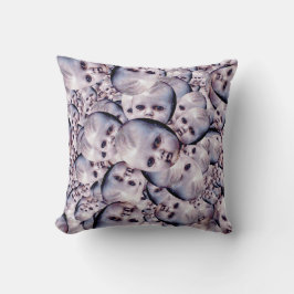 almofada assombrada de boneca escura