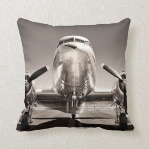 Almofada avião vintage em pista