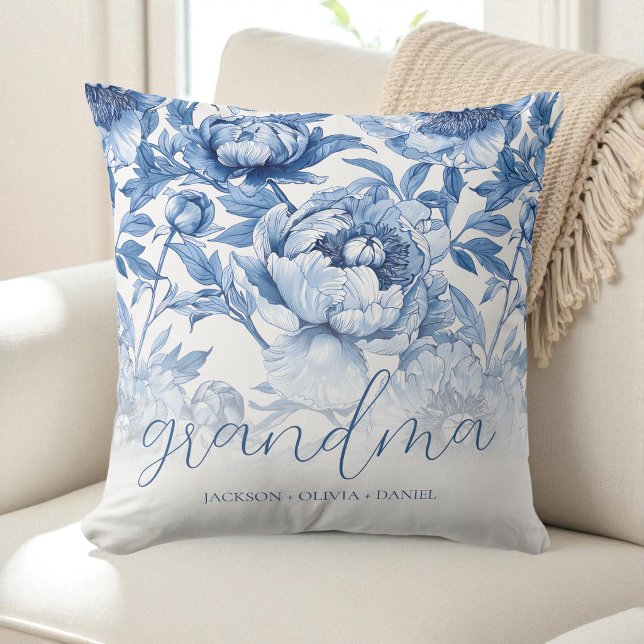 Almofada Avó Nomes dos Netos Floral Azul Elegante (Elegant Blue Floral Grandchildren's Names Grandma Throw Pillow)