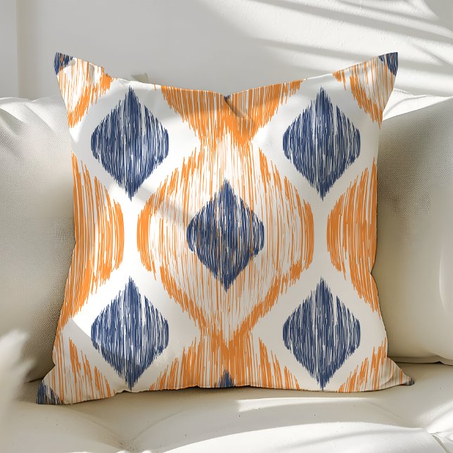 Almofada Azul Marinho e Laranja Padrão Ikat Ogee (Criador carregado)
