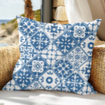 Almofada Azulejo Azul Santorini - Temático grego/ espanhol<br><div class="desc">O musical grego mediterrânico,  azul-tiled,  inspirado em Dança,  travesseiros decorativos temática Rainha chá de panela.</div>