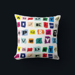 Almofada Azulejos de quadrados de alfabeto da Trendy<br><div class="desc">Os quadrados alfabetos coloridos de tendências em padrão repetido na almofada.</div>
