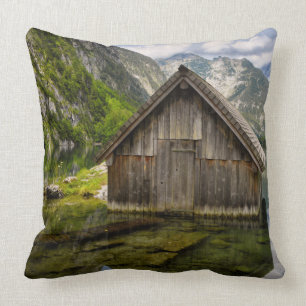 Almofada Bairro no lago de Obersee, nos Alpes, na Alemanha