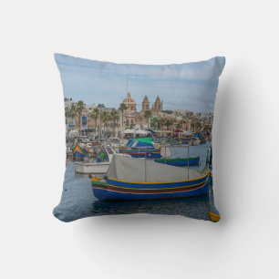 Almofada Barcos de pesca tradicionais coloridos em Malta