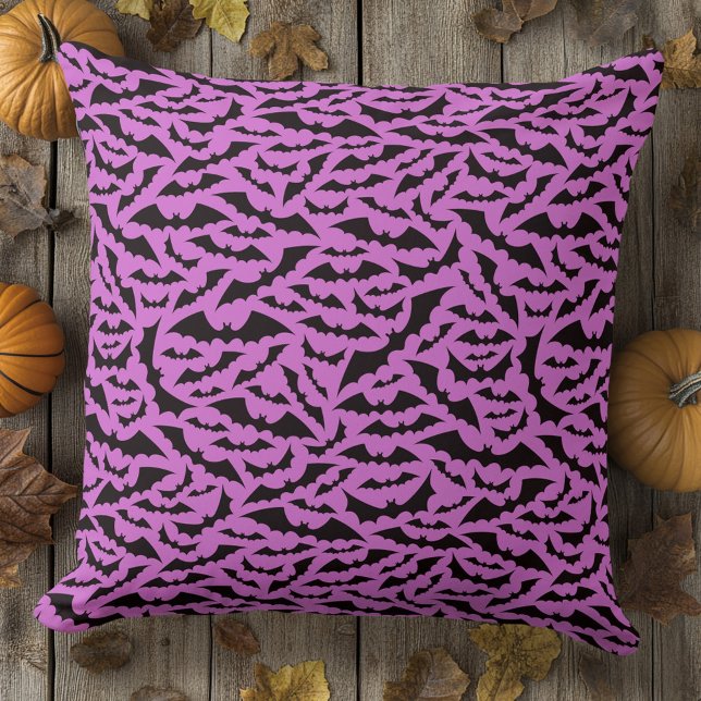 Almofada Bat padrão preto roxo Halloween (Bat pattern purple black Halloween Throw Pillow)