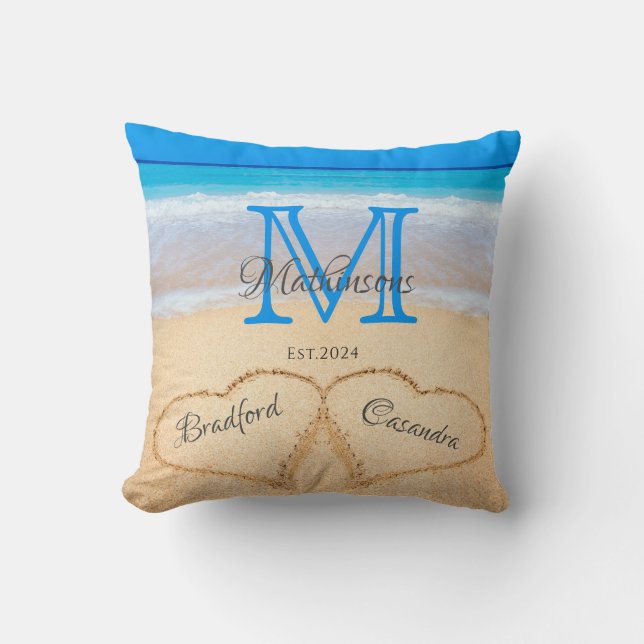 Almofada  Beach Wedding Hearts in Sand Family Monogram (Frente)
