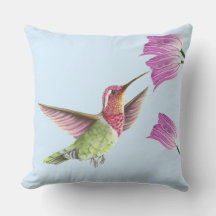 Belo beija-flor em voo com Tulipas