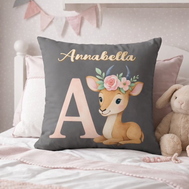Almofada Berçário de Animais com Letra A em Aquarela Capric (Criador carregado)