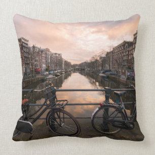 Almofada Bicicletas no por do sol em Amsterdão