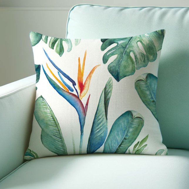 Almofada Biológicos da Flor Laranja Tropical e Verde (Tropical throw pillows watercolor bird of paradise art by Victoria Grigaliunas of Do Tell A Belle)