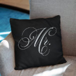 Almofada Black and White Chevron Stripes "Sr."<br><div class="desc">Design de tipografia decorativa de sua e sua escritura.</div>