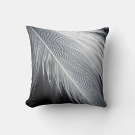 Almofada Black and White Feather  Throw Pillow