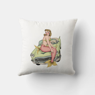 Almofada Blonde Mermaid on Vintage Green Car Watercolor Ill