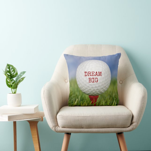 Almofada Bola de Golfe no Tee Vermelho com Citação (Cadeira)