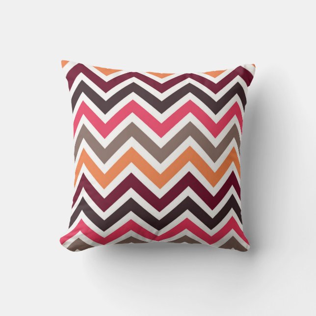 Almofada “Bold Multi-Color Chevron Pattern** Throw Pillow (Frente)