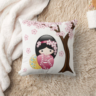 Almofada Boneca de Kokeshi do primavera - menina de gueixa