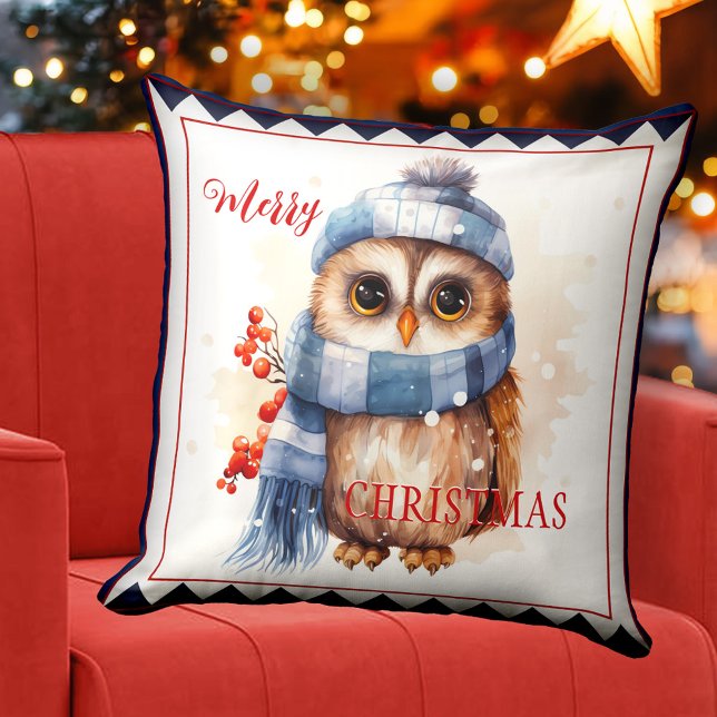 Almofada Bonita Coruja de inverno Arte Animal (Christmas pillow featuring a watercolor painting with a cute owl in warm winter outfit)