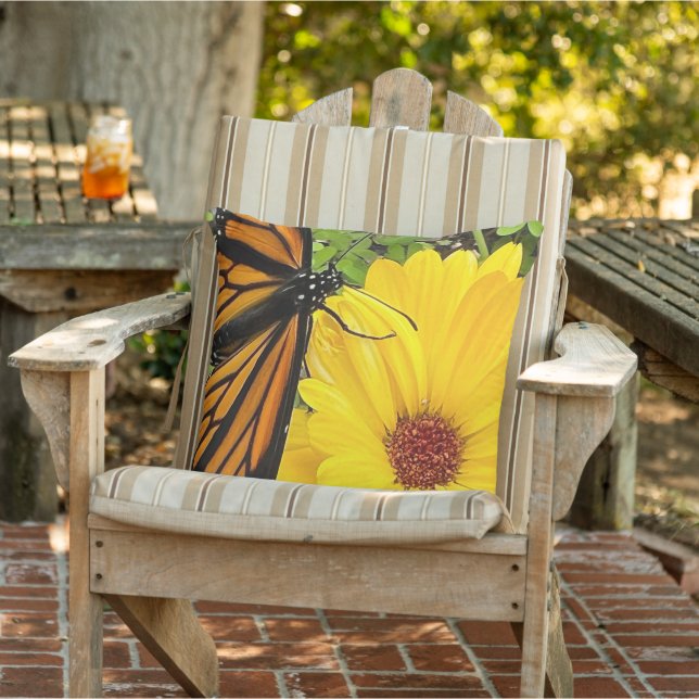 Almofada Borboleta-monarca em flor de calendário (Cadeira)