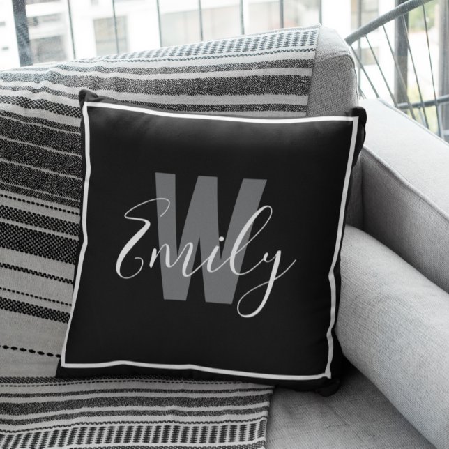Almofada Borda do Monograma Branco Preto Moderno (Modern Black White Monogram Border Throw Pillow)