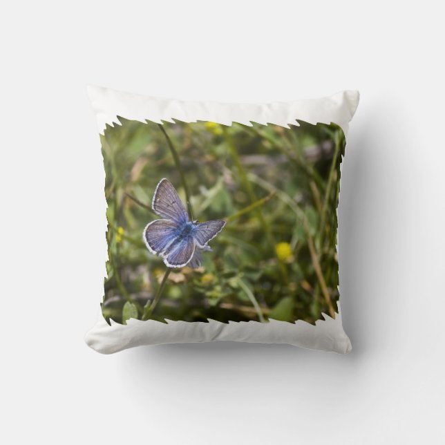 Almofada Bordo Branco da Borboleta Azul (Frente)