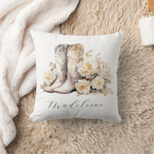 Almofada Botas Românticas de Cowgirl Floral com Nome em Cal